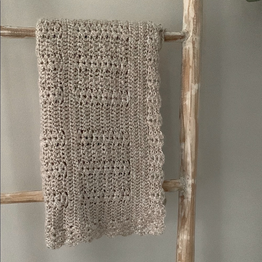 HAND KNIT BLANKET - OATMEAL